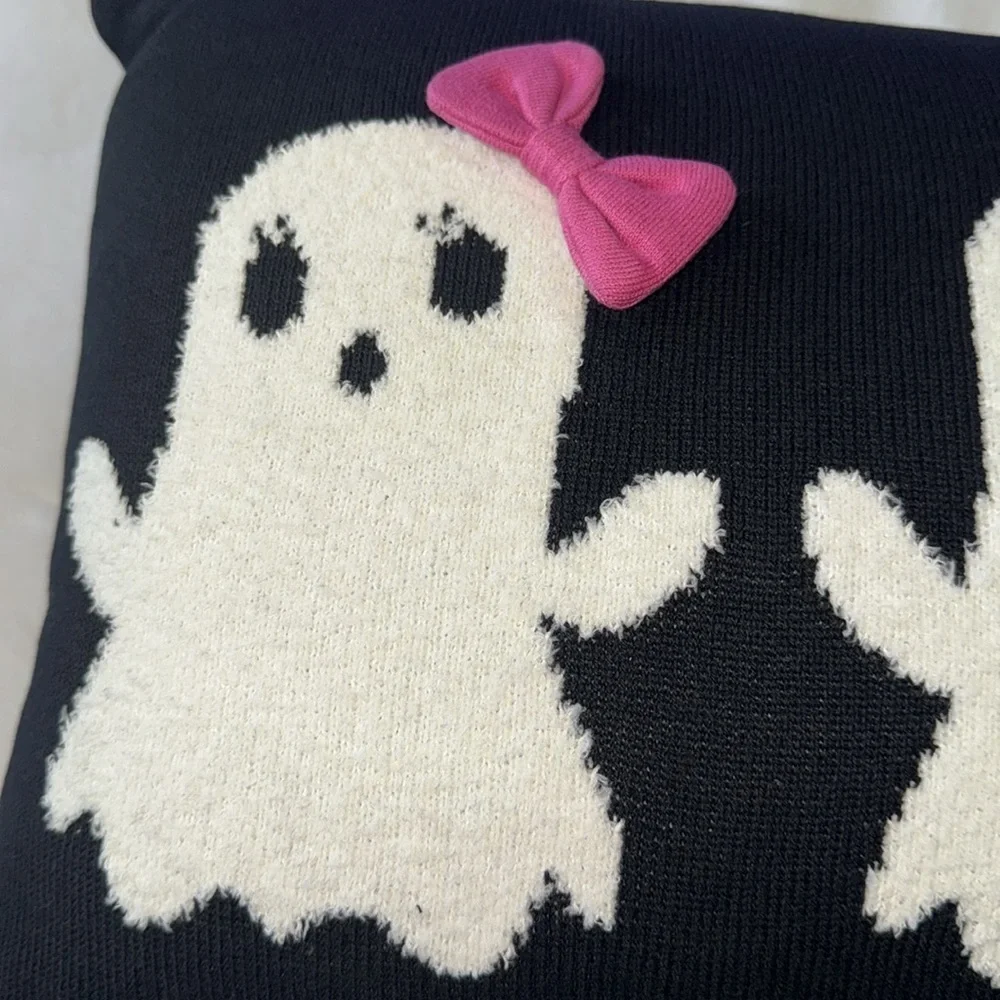🎀👻NWT Goblin & Ghoul Decorative Pink bow Ghost Pillow🎀👻